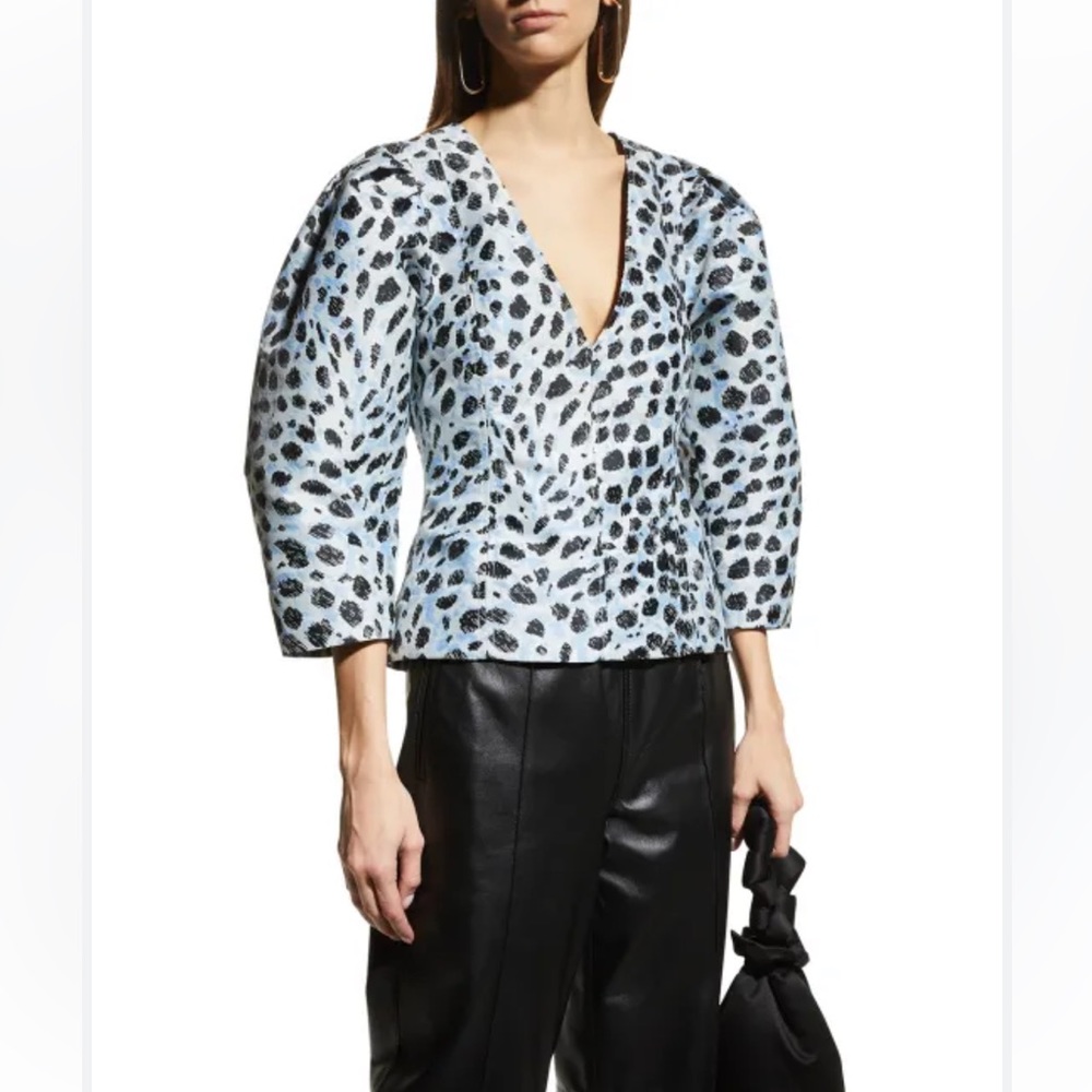 NWT Ganni Crispy Jacquard V-Neck Puff 3/4 sleeve Blue Leopard Blouse Shirt Egret - Picture 2 of 9